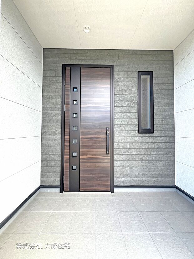 外観:3号棟:玄関 現地写真2025.10.27撮影