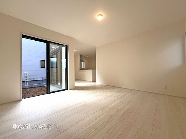 内装:2号棟：みんなが揃う憩いのスペース　現地写真2025.10.27撮影