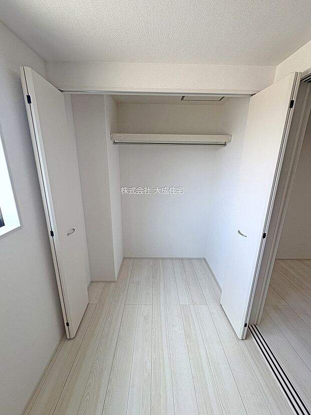 内装:キッズスペースとしても活用可能です。　1号棟：現地写真2025.8.29撮影