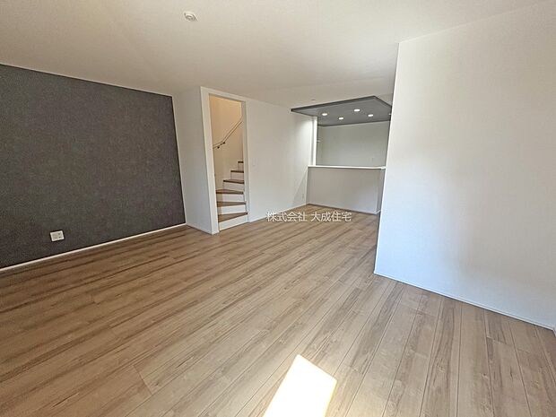 内装:LDK18.62帖ございます。　2号棟：現地写真2025.8.29撮影