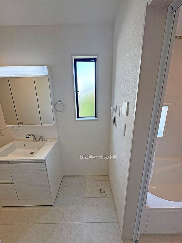 内装:脱衣室。　2号棟：現地写真2025.8.29撮影