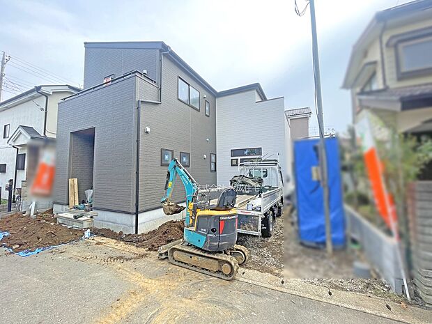 外観:カースペース2台分あり！（車種による）　現地写真2025.10.3撮影