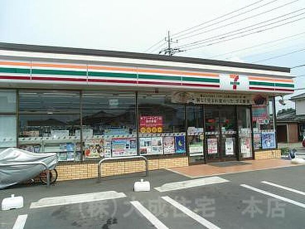 周辺環境:コンビニ 500m セブンイレブン　川越市小堤北店(徒歩7分につき ちょっとしたお買い物にも便利です！)