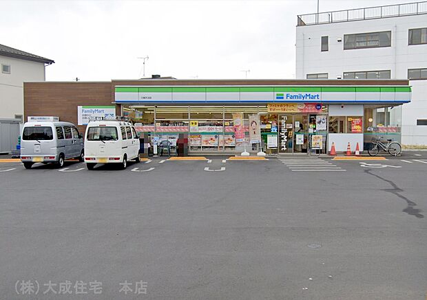 周辺環境:コンビニ 600m ファミリーマート 川越天沼店(徒歩9分 嬉しい24時間営業!)