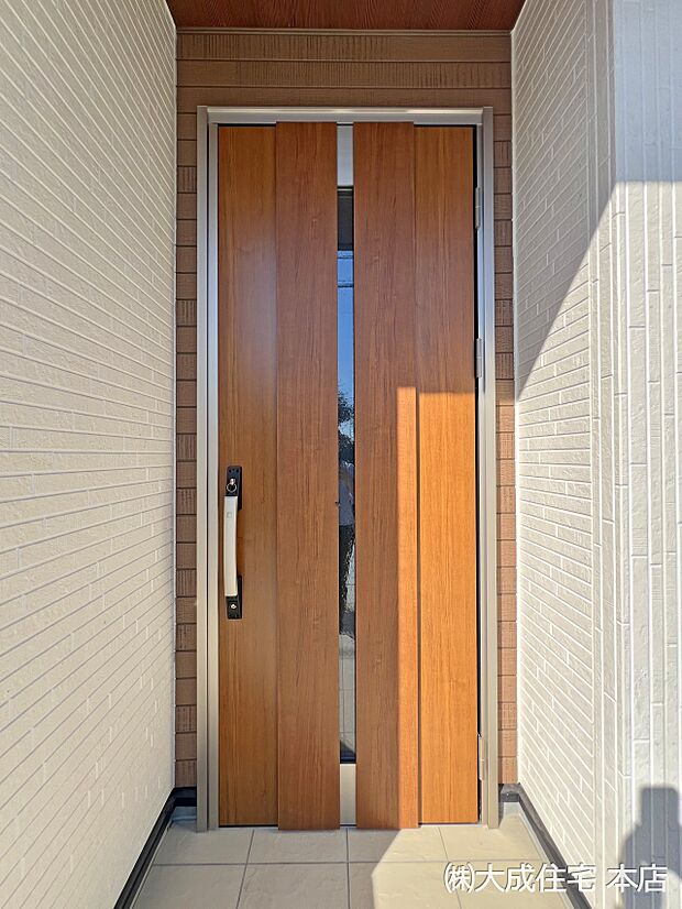 外観:2号棟:玄関 現地写真2025.11.17撮影