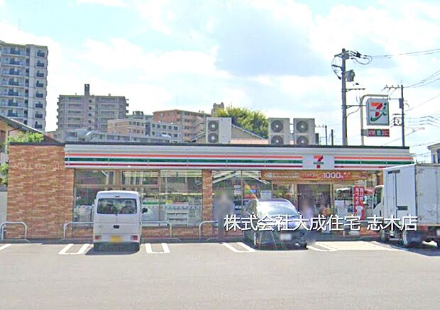 周辺環境:コンビニ 600m セブンイレブン新座野火止5丁目店(徒歩8分。便利な24時間営業です! )
