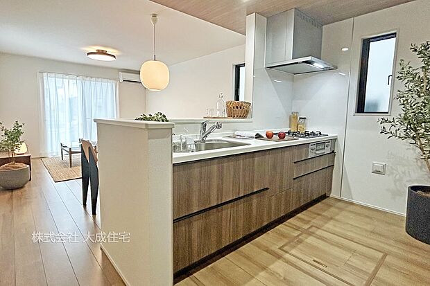 内装:1号棟：お料理に集中できるキッチンスペース。ご家族とお料理可能なゆとりございます。
