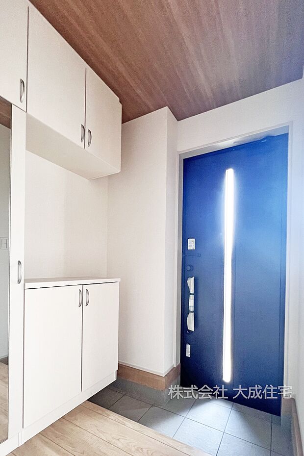 内装:1号棟：玄関収納スペースございます。