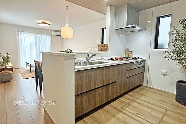 内装:2号棟:ご家族と並んでお料理をお楽しみいただけます。