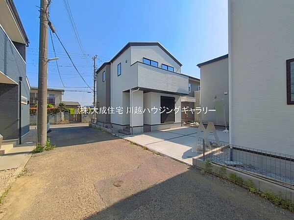 1号棟：5.2ｍと4ｍの道路に面した角地です。　現地写真：2026.5.19撮影
