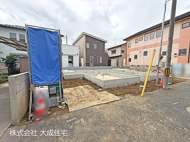 外観:1号棟:カースペース1台分ございます! 現地写真2025.10.31撮影