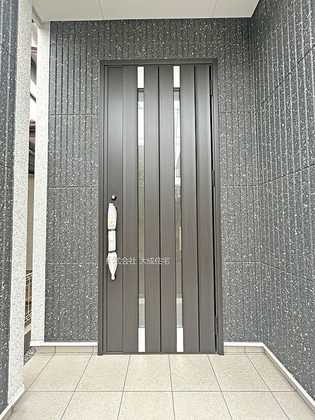 外観:玄関ドア　現地写真2025.10.3撮影