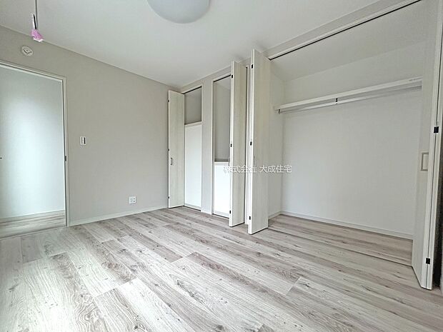 内装:全居室に収納有り！すっきり広々感じられるお住まいです＾＾　現地写真2025.10.3撮影