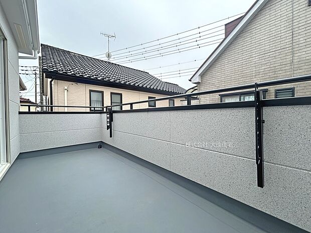 外観:大変広々としたバルコニー！　現地写真2025.10.3撮影