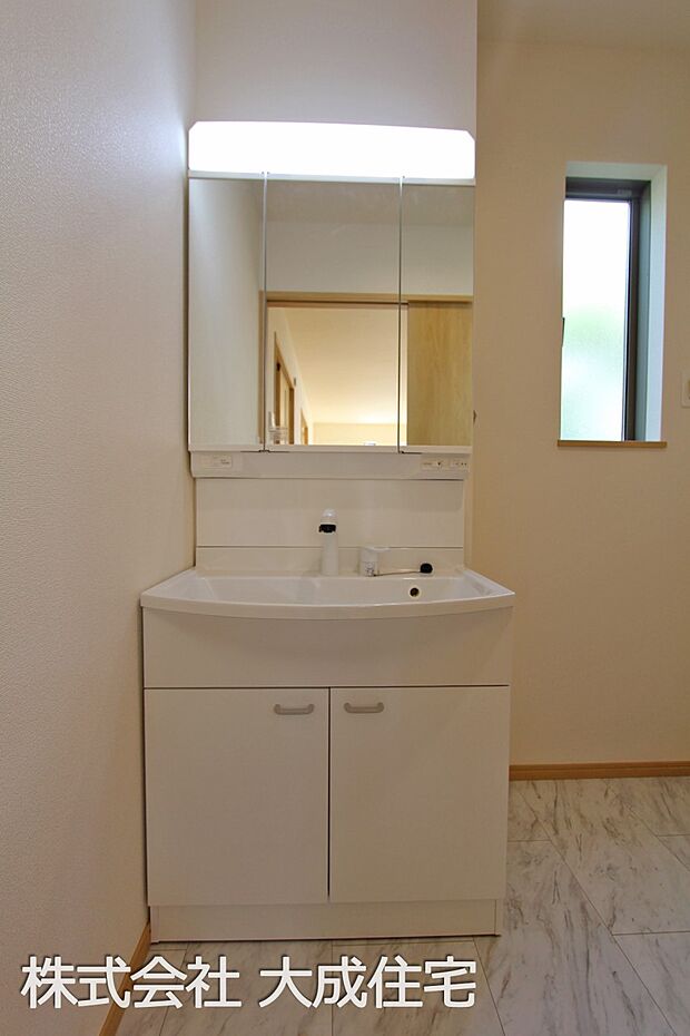 内装:1号棟：洗面台　現地写真2025.9．25撮影