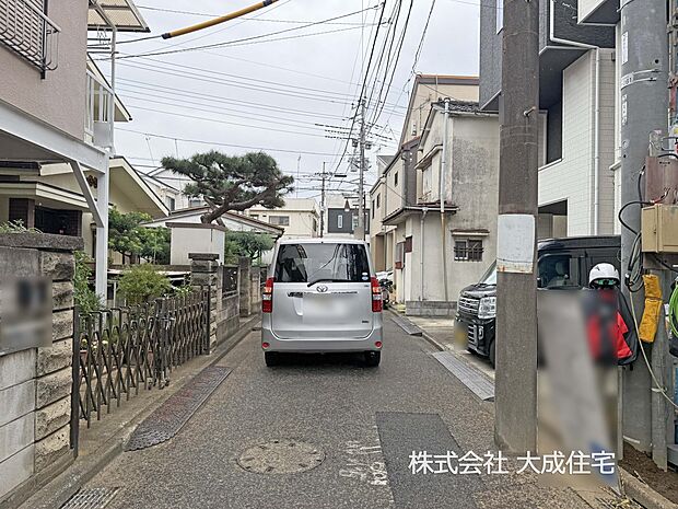 外観:前面道路約4ｍ　現地写真2025.10.24撮影