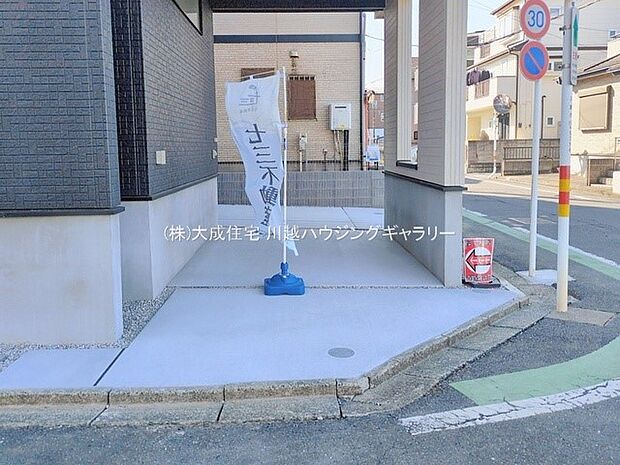 外観:ビルトインガレージ。 現地写真2026.1.30撮影