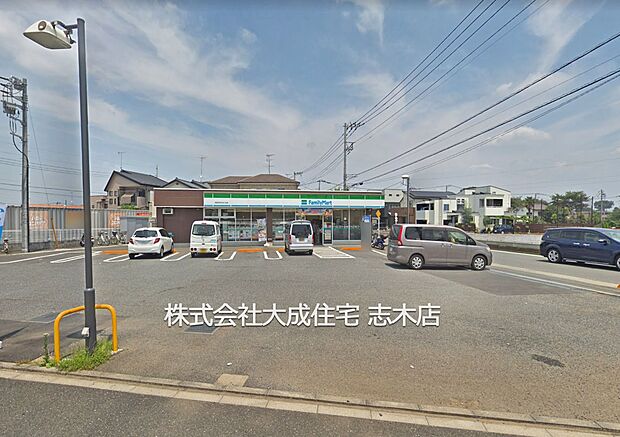 周辺環境:コンビニ 400m ファミリーマート朝霞根岸台四丁目店(徒歩5分。ちょっとしたお買い物に便利です＾＾)