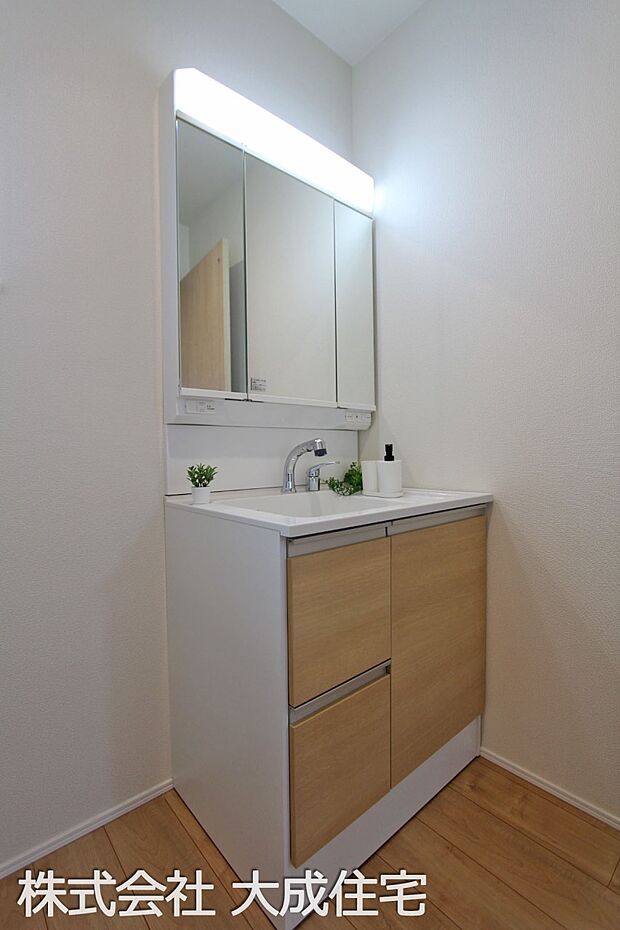 内装:2号棟：洗面台　現地写真2025.12.22撮影