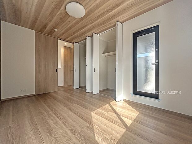 内装:収納スペース2箇所にございます。 現地写真:2025.10.20撮影