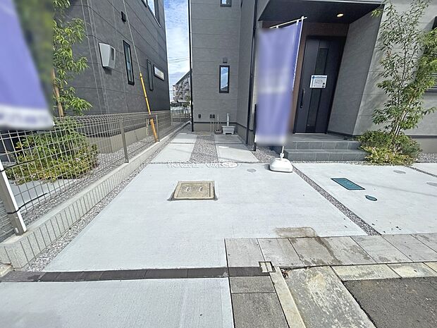 外観:駐車スペース2台分ございます。 現地写真:2025.10.20撮影