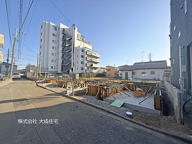 外観:Ａ号棟：南向きにつき、陽当り・通風共に良好です！　現地写真2026.1.17撮影