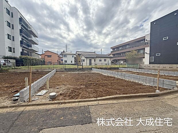 外観:B区画:南向きにつき、陽当り・通風共に良好です! 現地写真2025.10.24撮影