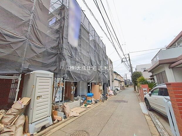 外観:C号棟:前面道路 現地写真2026.2.18撮影