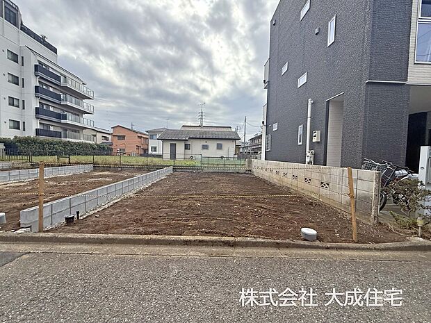 外観:D区画:南向きにつき、陽当り・通風共に良好です! 現地写真2025.10.24撮影