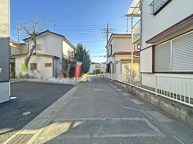 外観:前面道路4ｍ以上ございます。　1号棟：現地写真2025.12.12撮影