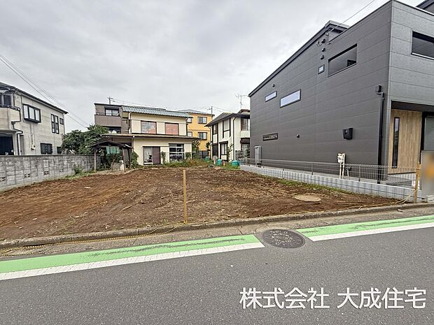 外観:徒歩圏内に商業施設が充実！　現地写真2025.10.31撮影