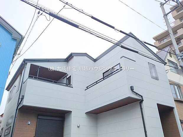 外観:2面バルコニーございます。　現地写真2025.9.4撮影