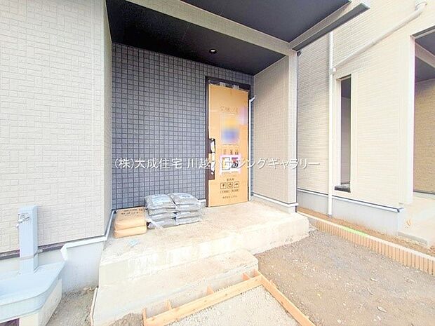 外観:玄関。 1号棟:現地写真2025.11.11撮影