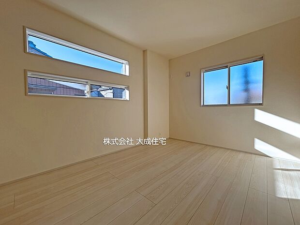 内装:2階洋室6.21帖。　1号棟：現地写真2025.12.12撮影