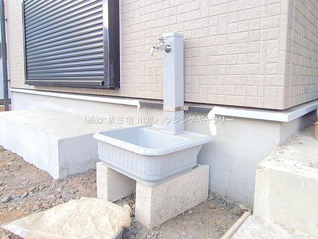 設備:洗車やガーデニングに活用いただけます。　1号棟：現地写真2025.11.11撮影