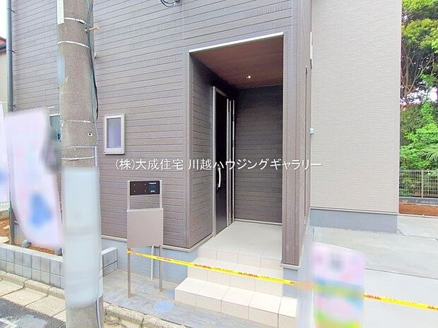 外観:玄関ドア。　現地写真：2025.5.12撮影