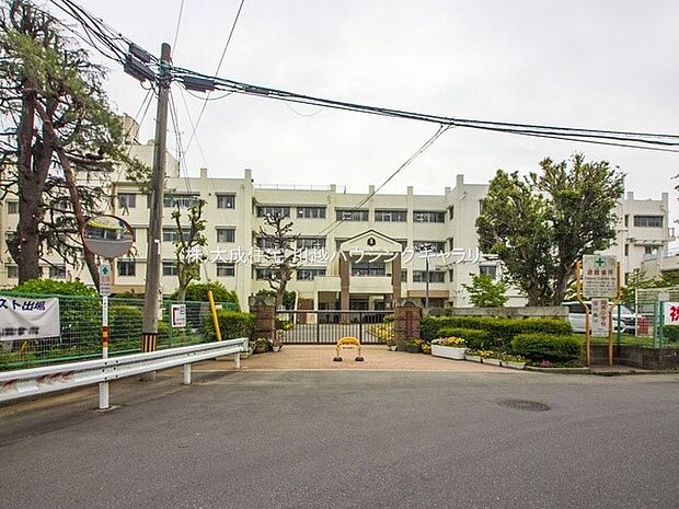 周辺環境:中学校 1400m 川越市立城南中学校(徒歩18分。学校教育目標:絆をつよめ 共に高めあう 心豊かな生徒)