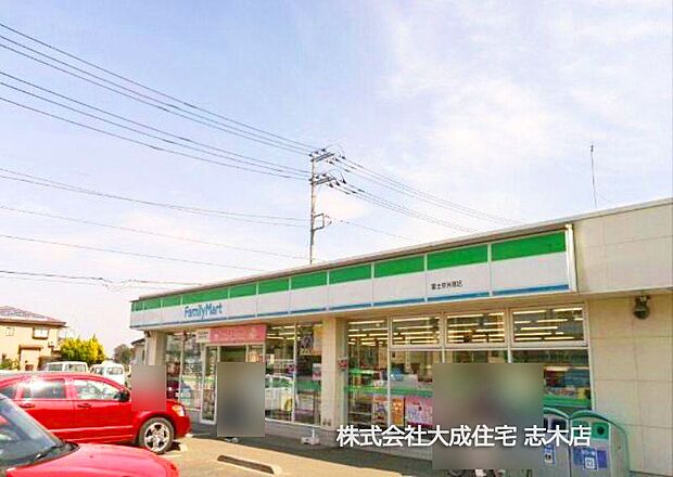 周辺環境:コンビニ 190m ファミリーマート富士見京塚店(徒歩3分。ちょっとしたお買い物に便利です！)