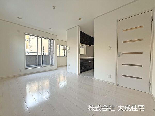 内装:ＬＤＫ15帖　現地写真2025.11.28撮影