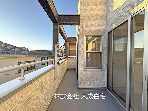 外観:バルコニー　現地写真2025.11.28撮影