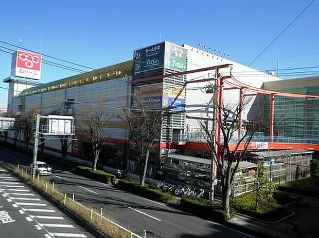 周辺環境:ショッピングセンター 1300m OSCデオシティ新座(徒歩17分。映画館や家電量販店など複数の商業施設が入ったショッピングセンターです!)