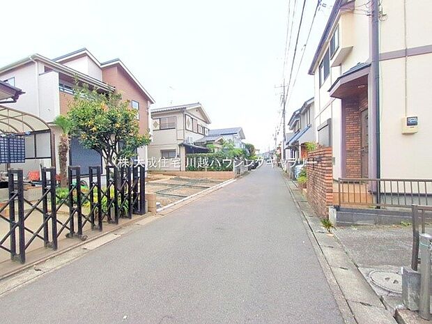 外観:前面道路、南西側4.2m。 現地写真:2025.12.3撮影