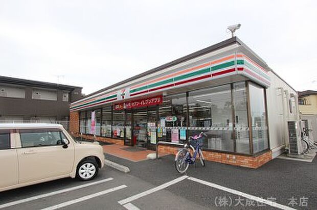 周辺環境:コンビニ 900m セブンイレブン 伊豆の山店(徒歩12分 嬉しい24時間営業!)