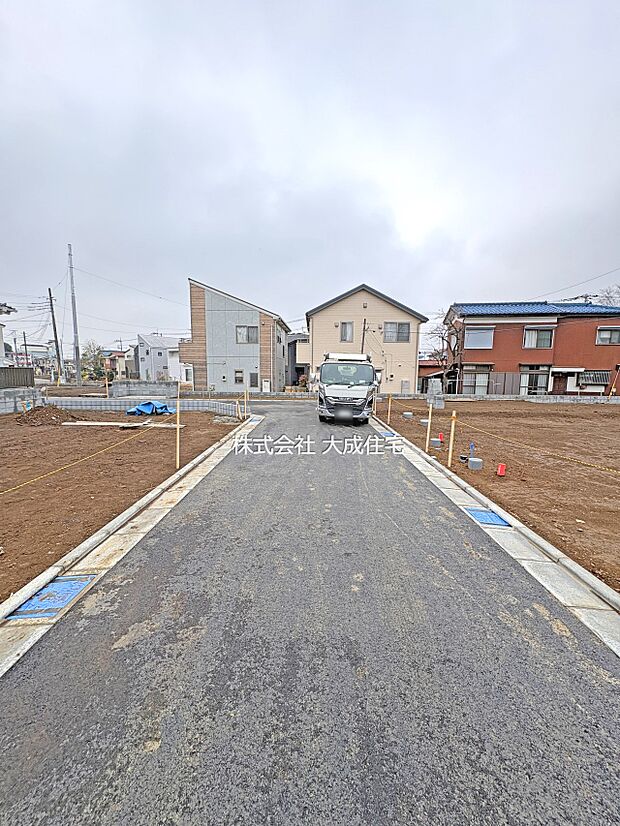 外観:前面道路は4.5ｍです。　4区画：現地写真2025.12.25撮影