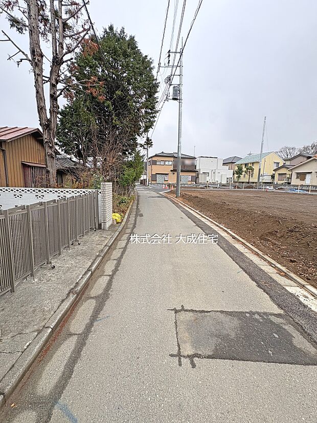 外観:接道幅4ｍの公道。　5区画：現地写真2025.12.25撮影