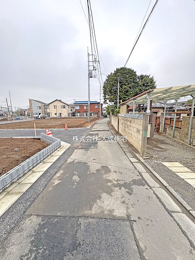 外観:接道幅4ｍの公道です。　6区画：現地写真2025.12.25撮影