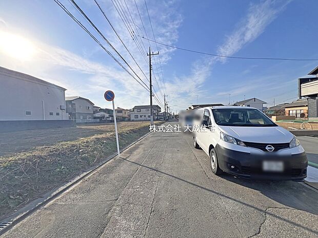 外観:全3棟：前面道路　現地写真2026.1.15撮影