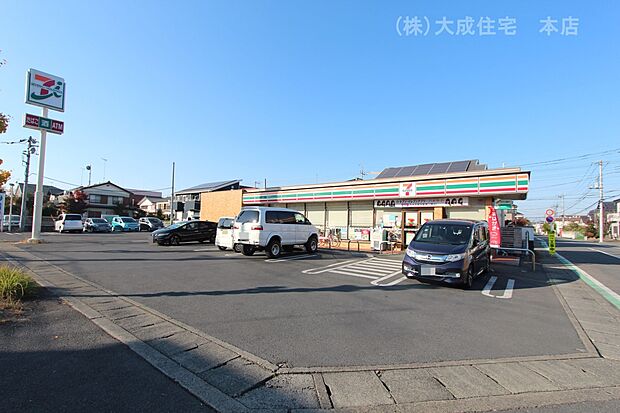 周辺環境:コンビニ 350m セブンイレブン東松山六軒町店(徒歩5分　便利な24時間営業！)