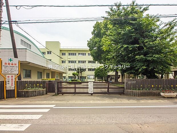 周辺環境:中学校 1900m 川越市立富士見中学校(徒歩24分。学校教育目標:誇りある富士見中 心豊かに 自ら学び続ける 健やかな生徒の育成)