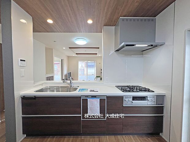 内装:2号棟:ご家族の様子がみれる対面キッチン! 現地写真2026.3.16撮影